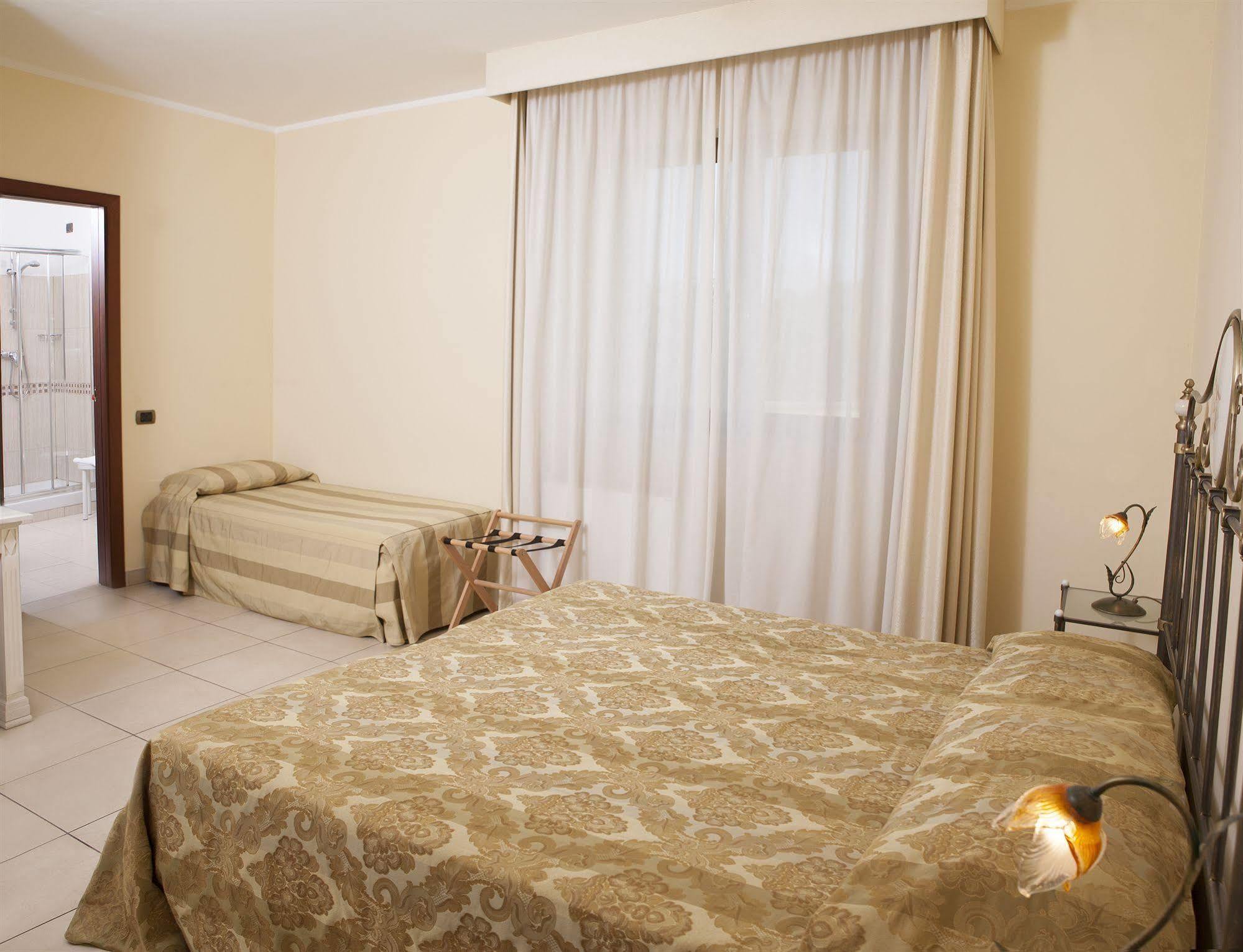 Hotel Villa Fiorita Giulianova Exterior foto